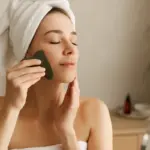 Massaggio linfodrenante viso fai da te: il dettaglio che potenzia i risultati